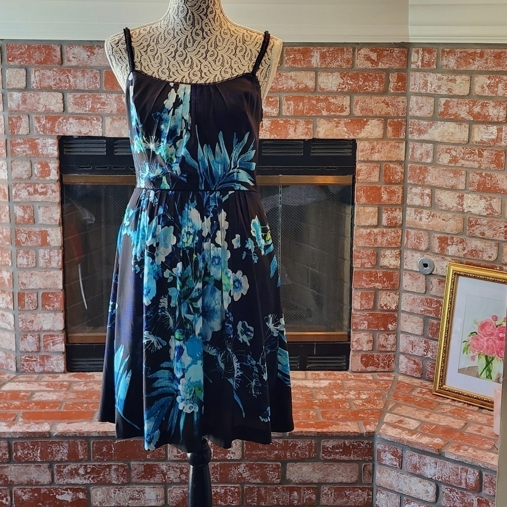 WHITE HOUSE BLACK MARKET SUMMER FLORAL DRESS - Picture 4 of 4